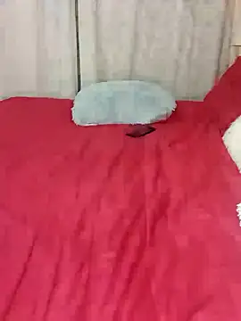 Luciouslips00 online show from November 4, 5:40 pm