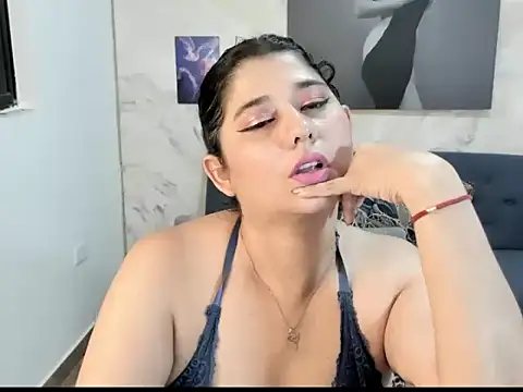 alinabozz1 online show from June 7, 11:55 pm