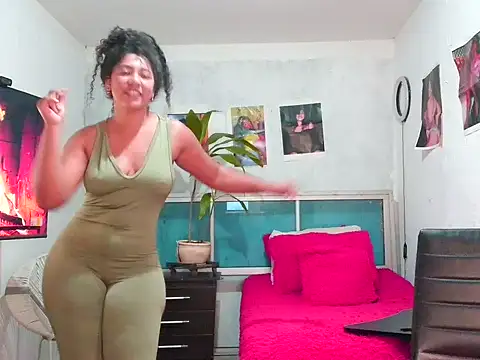 bellacrespalatina online show from May 5, 4:54 pm