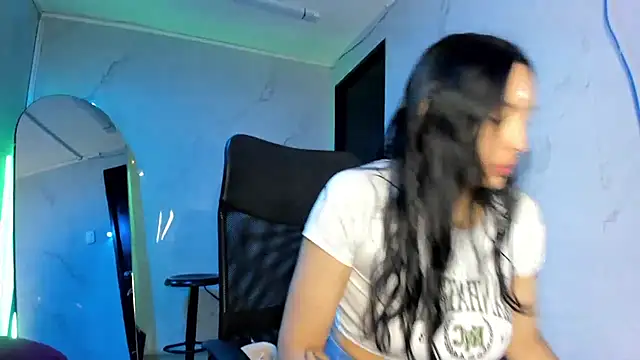 ChloeeTompson  online show from October 25, 2:41 am