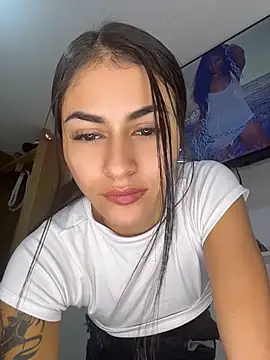 emilie xx  online show from May 27, 2:41 am