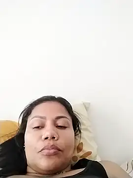 KarenGuzman  online show from November 11, 3:53 pm