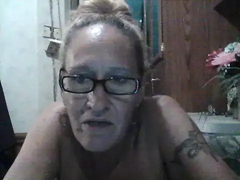 mistresszoila online show from December 15, 4:18 am