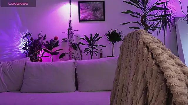 PaulaPratt online show from March 24, 6:19 am