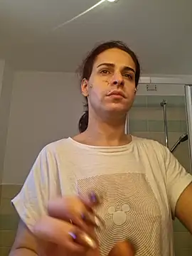 Snapshot of perla97 chatting on October 16, 12:41 pm perla97 online show from October 16, 12:41 pm