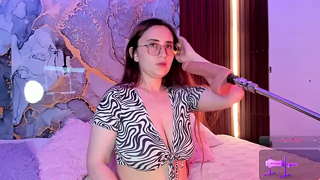 centaurigirl online show from October 16, 4:26 am