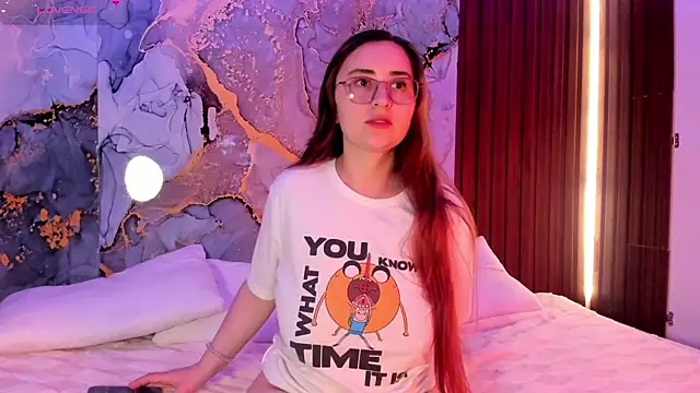 centaurigirl online show from October 10, 3:55 am