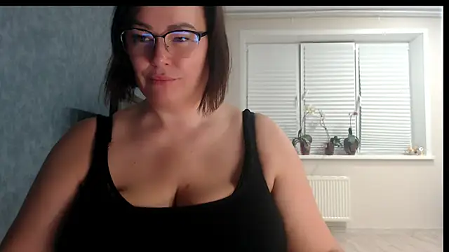 Nora Star online show from April 7, 6:32 pm