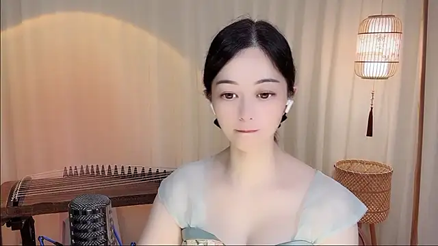 Tian-xin-999 online show from June 20, 4:32 pm