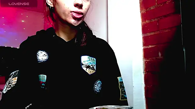 holy juli online show from November 19, 11:43 am