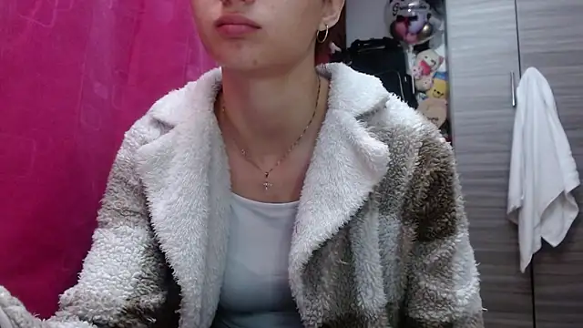 holy juli online show from March 1, 4:12 am