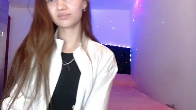 holy juli online show from April 17, 2:13 am