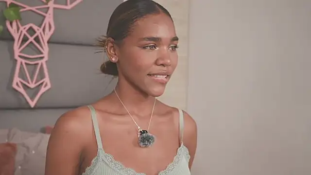 Lily Miiller online show from November 15, 8:10 pm