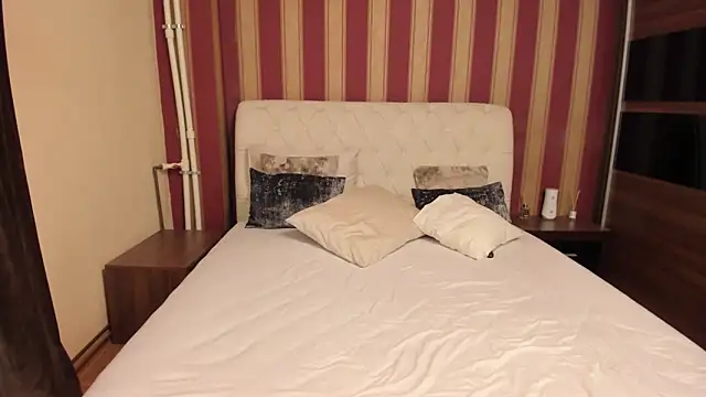 AshPage online show from December 17, 11:53 pm