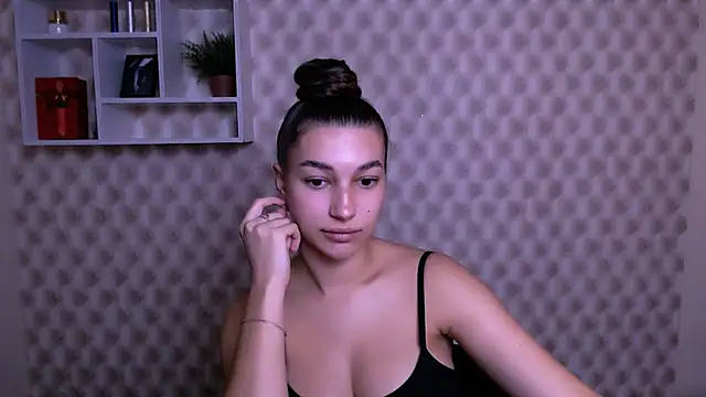 Snapshot of KarolinaRosse_ chatting on October 2, 5:34 am KarolinaRosse online show from October 2, 5:34 am
