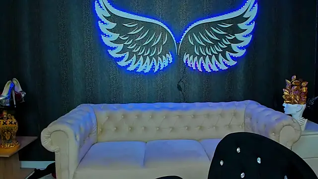 Snapshot of anemarieejolie chatting on October 22, 4:34 pm anemarieejolie online show from October 22, 4:34 pm