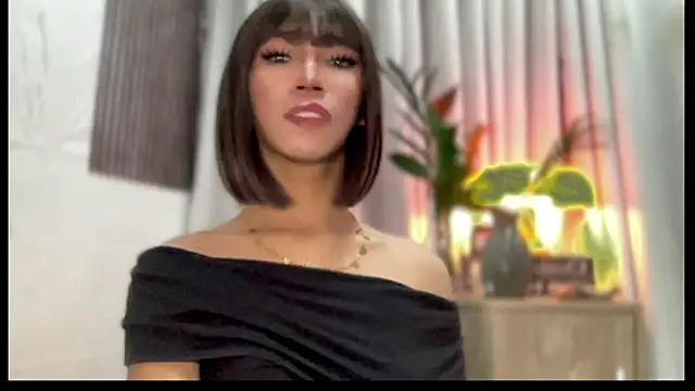 LexieTrixie online show from March 14, 5:25 pm