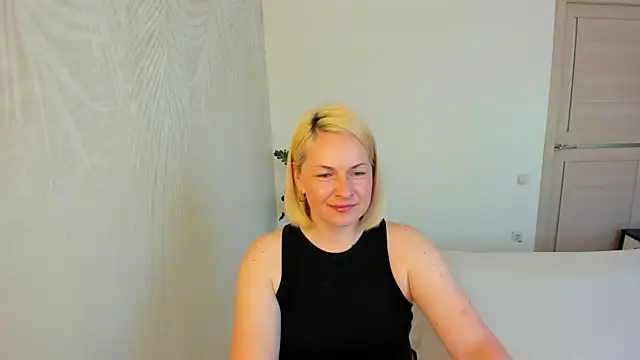 Alicee Gracee online show from May 8, 8:06 am