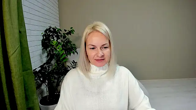 Alicee Gracee online show from December 2, 10:38 am