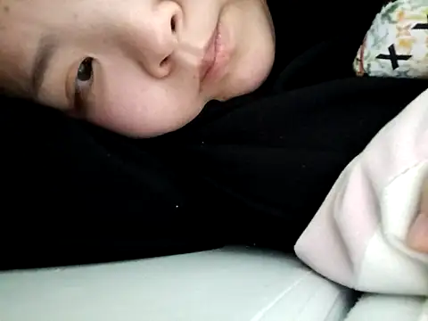 hello098712 online show from February 15, 12:15 pm