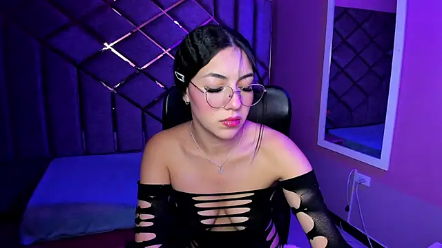 Poly Sasha  online show from April 18, 4:04 am