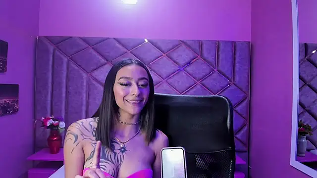 Snapshot of Miaa_Thopmson chatting on September 23, 10:19 pm Miaa Thopmson online show from September 23, 10:19 pm