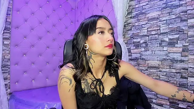 Snapshot of Miaa_Thopmson chatting on October 21, 4:00 pm Miaa Thopmson online show from October 21, 4:00 pm