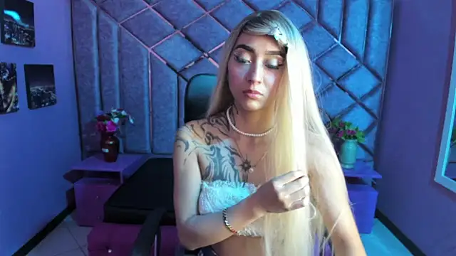 Snapshot of Miaa_Thopmson chatting on October 3, 9:53 pm Miaa Thopmson online show from October 3, 9:53 pm