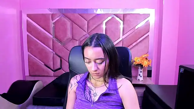 Snapshot of Miaa_Thopmson chatting on September 11, 10:32 pm Miaa Thopmson online show from September 11, 10:32 pm