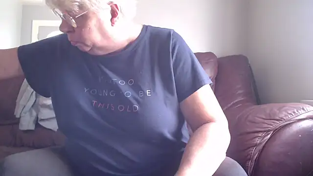 canadiancougar1965 online show from October 20, 3:37 pm