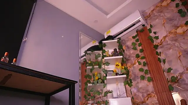 zoey-fox online show from May 16, 1:52 am