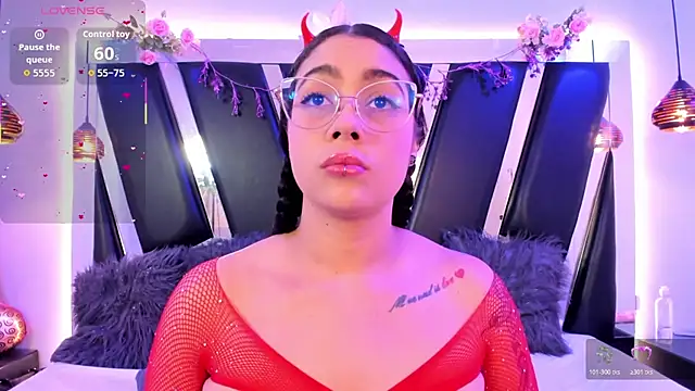 antonelllepiercee online show from February 20, 11:34 am