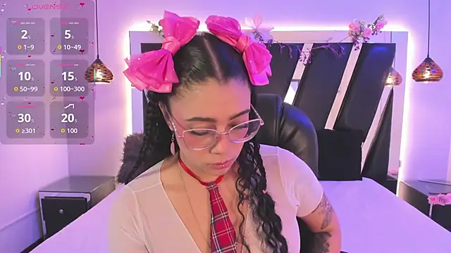 antonelllepiercee online show from March 6, 11:05 am