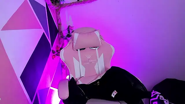 Carol Pinter online show from February 4, 2:42 pm