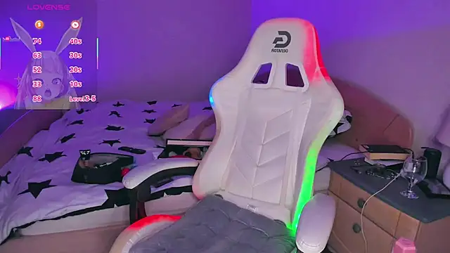 AdellaLoveX online show from April 13, 4:47 am