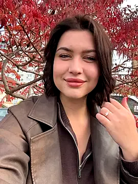 KikiWatson online show from October 31, 7:12 am