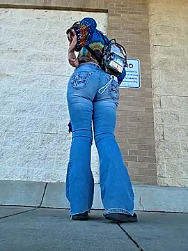 thatonespicychick online show from October 25, 3:41 pm