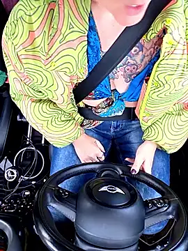 thatonespicychick online show from December 19, 2:42 pm