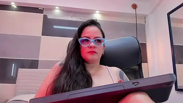 Zara Jackson online show from June 27, 1:06 pm