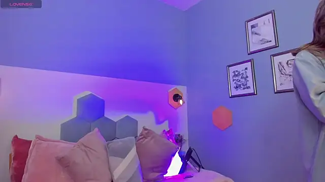  Sophie  miller online show from March 25, 9:39 pm