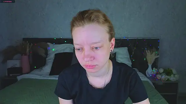 Michelle Blond online show from May 16, 1:41 am