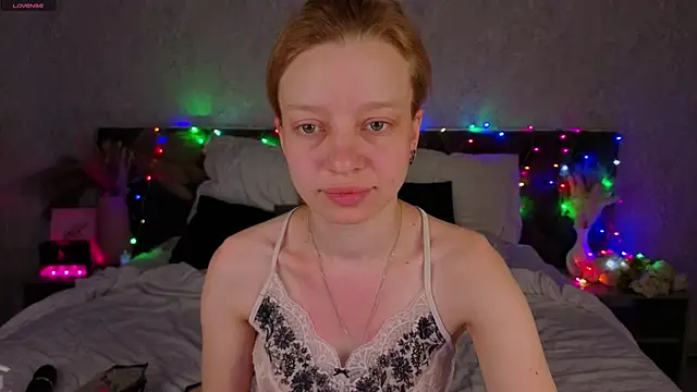 Michelle Blond online show from May 1, 1:20 am