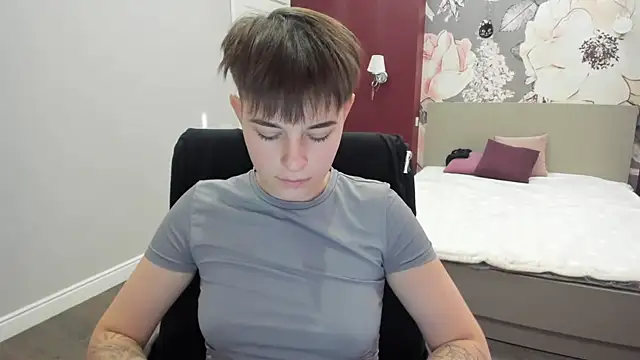 EmiliaYours online show from September 21, 1:54 pm