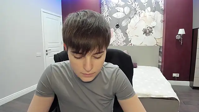 EmiliaYours online show from December 22, 3:04 pm