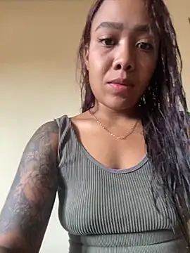 amberlitle online show from October 10, 9:09 pm