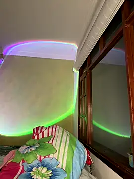 aurora divine online show from December 16, 12:05 am