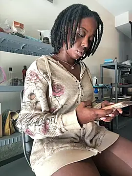 choclatepeaach online show from April 7, 6:54 pm