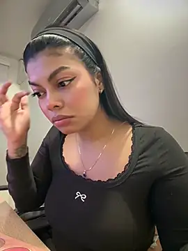 jennifer oliveira online show from December 18, 9:14 am