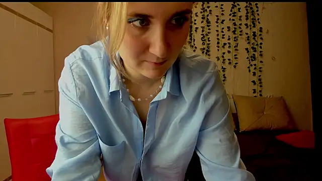 Miss Elsa  online show from October 20, 3:15 pm