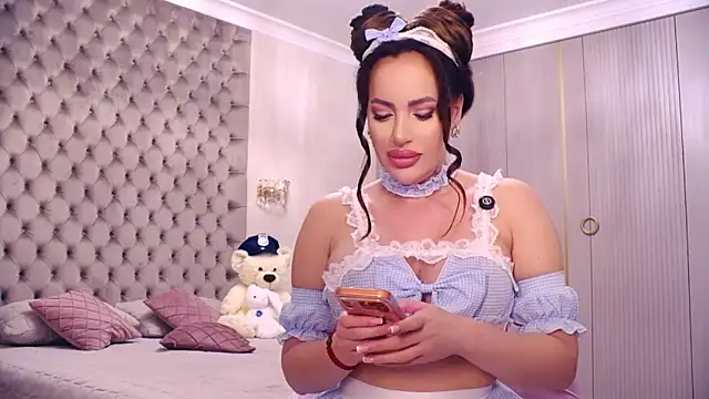 TianaPosh online show from March 4, 9:43 pm